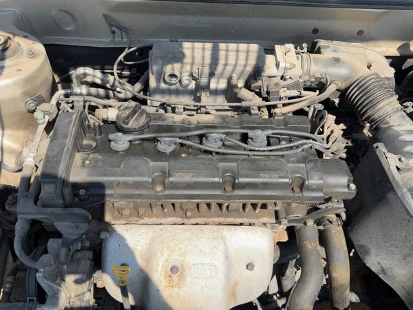 2001-2002 Hyundai Elantra Cylinder Head Assembly Oem 2.0L 2210023701 — photo 4