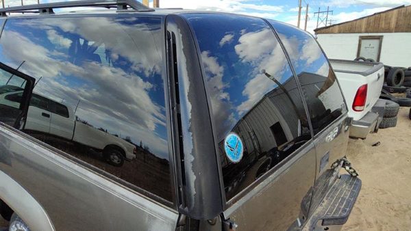 96-99 Chevy Suburban Driver Left Rear Corner Moulding On Quarter Panel Oem — photo 4