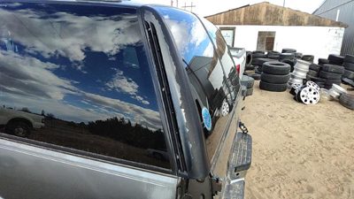 96-99 Chevy Suburban Driver Left Rear Corner Moulding On Quarter Panel Oem