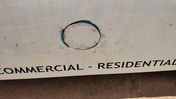 2004-14 Chevy Express Van Fuel Tank Door With Hinge Gas Lid Oem Filler White 50U — photo 2