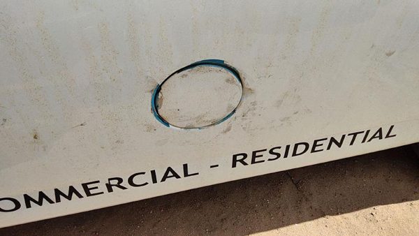 2004-14 Chevy Express Van Fuel Tank Door With Hinge Gas Lid Oem Filler White 50U — photo 3