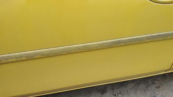 2000-2005 Dodge Neon Driver Left Front Moulding From Door Oem Trim Strip Yellow — photo 4