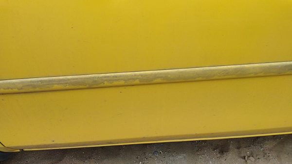 2000-2005 Dodge Neon Driver Left Front Moulding From Door Oem Trim Strip Yellow — photo 3