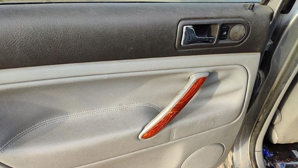 2001-2004 Vw Passat Driver Left Rear Door Trim Panel With Switches Back Gray — photo 3