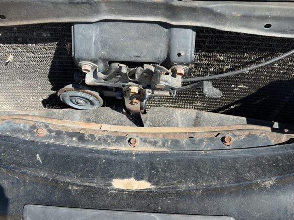 1995-1999 Nissan Maxima Hood Latch Assembly With Bracket Oem 6250040U00 — photo 4