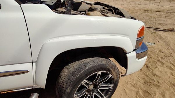 2005 GMC Sierra Fender RH 1500 Hd White 50U — photo 3