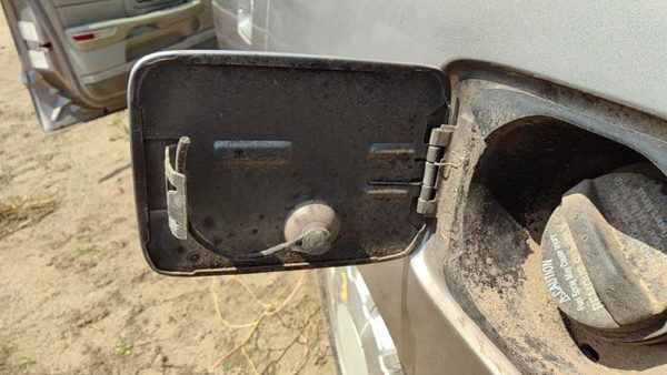 1999 Cadillac DeVille Fuel Tank Door 46A Beige — photo 4