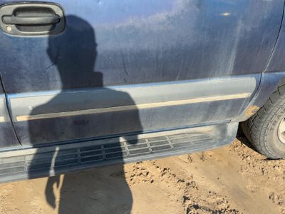 2000-2006 Chevy Suburban Passenger Right Front Moulding From Door Oem 15759428