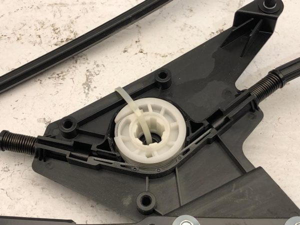 2007 Explor Front Door Regulator RH New No Motor DOR#740-814 OE#6L2Z7823208B — photo 4
