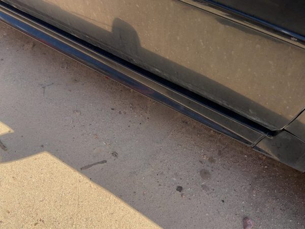 2009-2016 Chevy Impala Passenger Right Lower Rocker Panel Moulding Oem Black 41U — photo 2