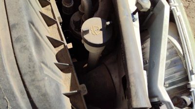 2002-2005 Ford Explorer Windshield Washer Fluid Reservoir With Pump Wiper Tank