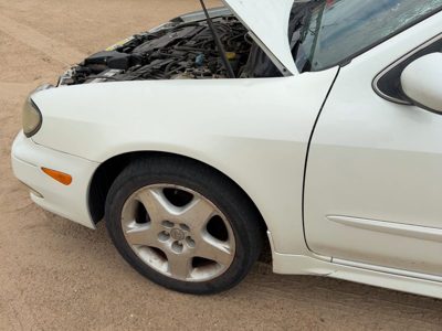 2000-2001 Infiniti I30 Driver Left Front Fender Oem White 631013Y130