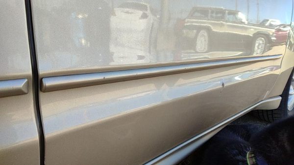 03-05 Grand Am Passenger Right Front Moulding From Door Trim 33U Champagne Beige — photo 2