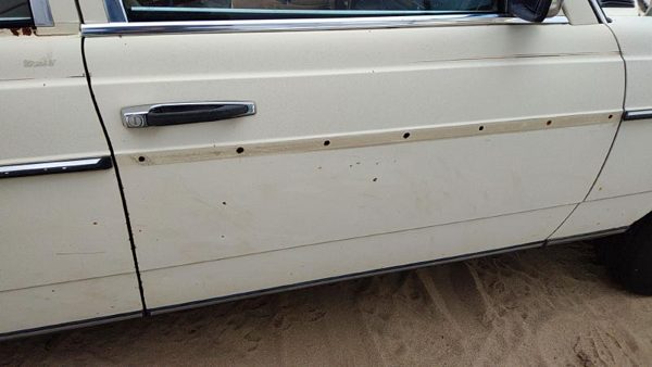 1980 Mercedes 300d Front Door RH White — photo 2