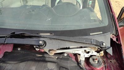 2010-2014 Honda Insight Driver Left Windshield Wiper Arm Oem Blade Lever