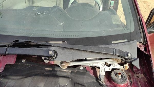 2010-2014 Honda Insight Driver Left Windshield Wiper Arm Oem Blade Lever — photo 1