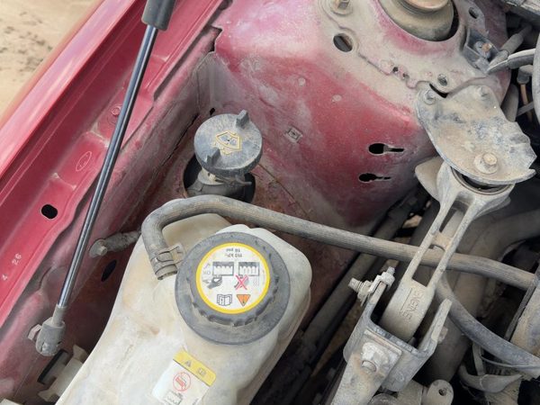97-07 Taurus Windshield Washer Fluid Reservoir With Pump Oem Wiper Tank Sedan — photo 2