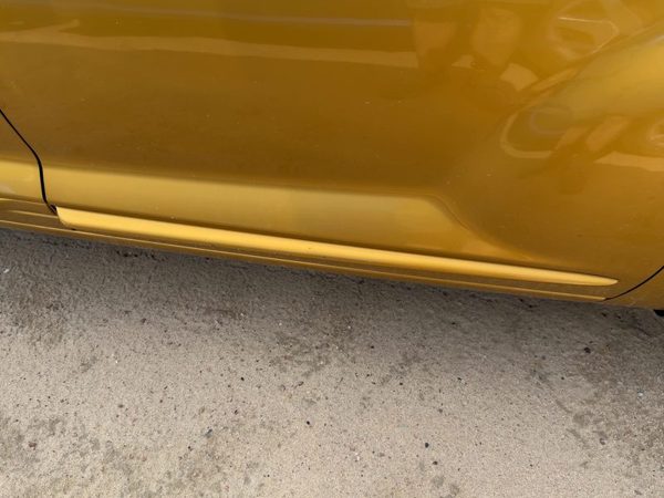 02-05 Pt Cruiser Passenger Right Front Moulding Door Trim Strip Inca Gold Py6 — photo 1