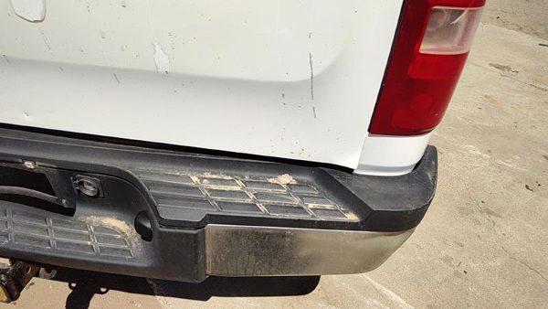 2008 Chevy Silverado 2500 Trunk/decklid/hatch/tailgate White 50U — photo 3