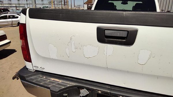 2008 Chevy Silverado 2500 Trunk/decklid/hatch/tailgate White 50U — photo 7