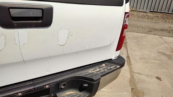 2008 Chevy Silverado 2500 Trunk/decklid/hatch/tailgate White 50U — photo 9