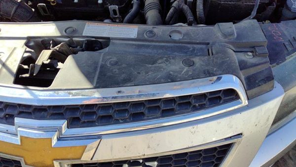 2011-2014 Chevy Cruze Front Upper Grille Assembly Oem 96981100 — photo 2
