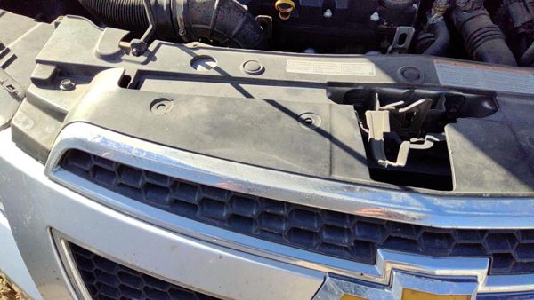 2011-2014 Chevy Cruze Front Upper Grille Assembly Oem 96981100 — photo 4