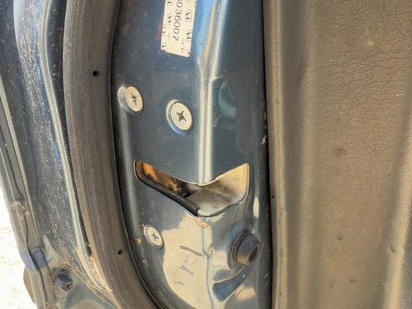 1996-2000 Honda Civic Driver Left Front Door Latch With Rods/Cables Oem — photo 2