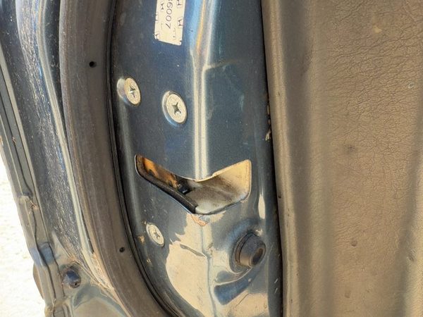 1996-2000 Honda Civic Driver Left Front Door Latch With Rods/Cables Oem — photo 4