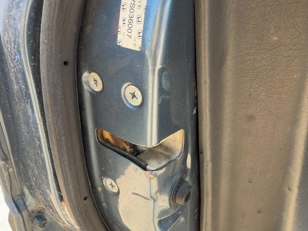 1996-2000 Honda Civic Driver Left Front Door Latch With Rods/Cables Oem — photo 1