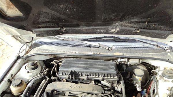 2001-2005 Kia Rio Windshield Wiper Cowl Vent Trim Panel Oem Cover — photo 1