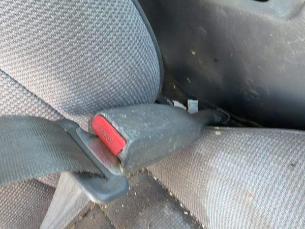 1992-1995 Nissan Pathfinder Passenger Right Front Seat Belt Buckle Receiver Gray — photo 3
