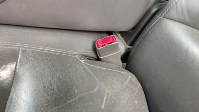 02-05 Buick Lesabre Driver Left Front Seat Belt Buckle Receiver Oem Graphite 933