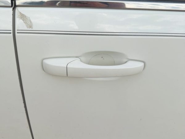 08-16 Town & Country Driver Left Rear Outside Door Handle Oem Back White Pw1 — photo 2
