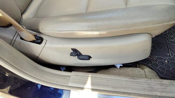 12-14 Mercedes C300 Passenger Right Side Power Seat Switch With Trim Panel Beige — photo 2