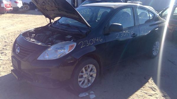 2014 Nissan Versa — vehicle photo 3
