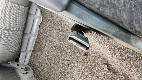 1992 Jeep Cherokee Passenger Right Front Seat Belt Buckle Receiver Oem Gray — photo 2
