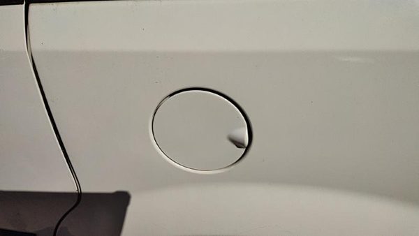 2008-2020 Dodge Grand Caravan Fuel Tank Door With Hinge Gas Lid Filler White Pw1 — photo 1