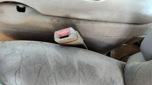 1995-1998 Silverado 2500 Driver Left Front Seat Belt Buckle Receiver Oem Tan 52D — photo 4
