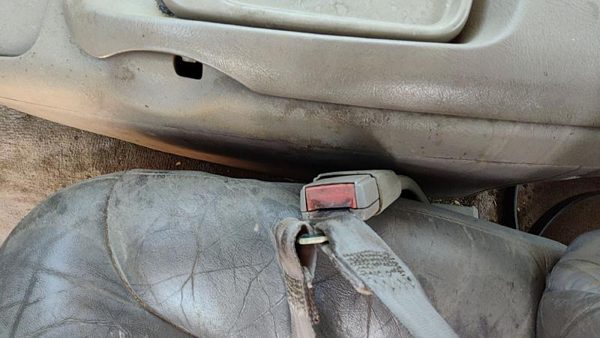 1995-1998 Silverado 2500 Driver Left Front Seat Belt Buckle Receiver Oem Tan 52D — photo 6