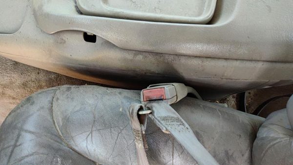 1995-1998 Silverado 2500 Driver Left Front Seat Belt Buckle Receiver Oem Tan 52D — photo 5