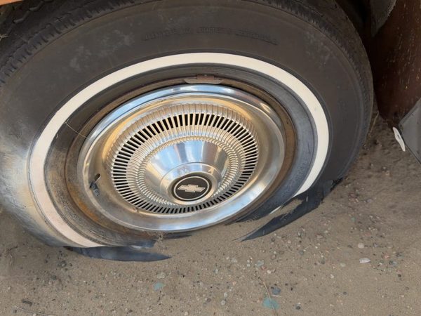 1971-1976 Chevy Impala Set of Four 15 Inch Hubcaps Wheel Covers OEM 03968761 — photo 2