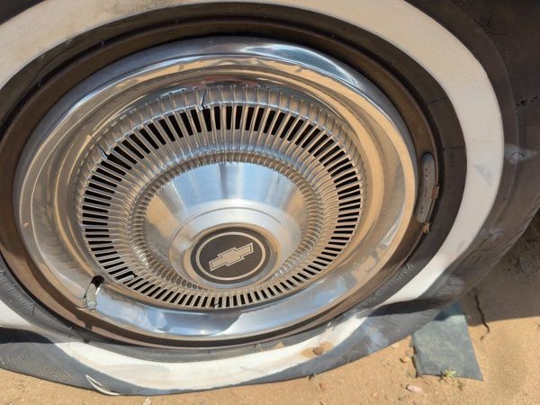 1971-1976 Chevy Impala Set of Four 15 Inch Hubcaps Wheel Covers OEM 03968761 — photo 10