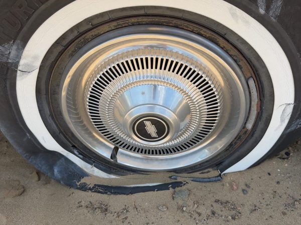 1971-1976 Chevy Impala Set of Four 15 Inch Hubcaps Wheel Covers OEM 03968761 — photo 8