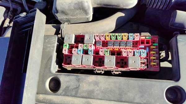 2007-2008 Ford Expedition Engine Fuse Box Power Distribution Panel Oem — photo 4