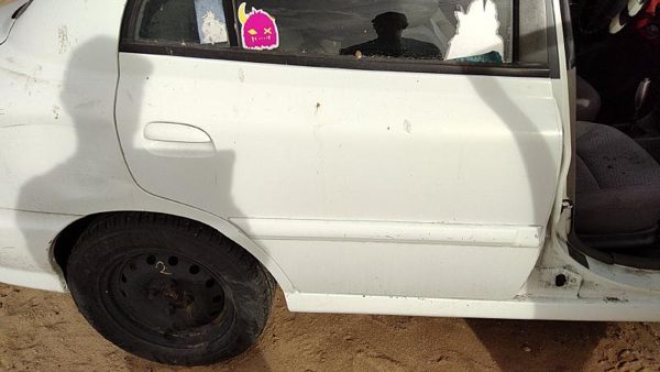 2002 Kia Rio Rear Door RH White — photo 1
