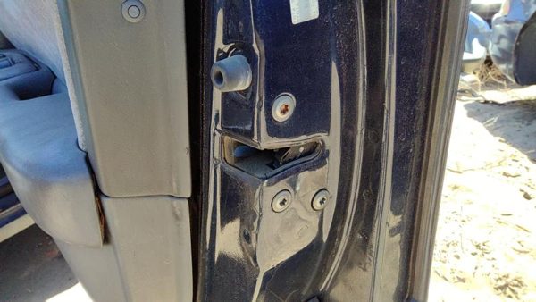 1997-2001 Toyota Camry Passenger Right Front Door Latch With Rods/Cables Oem — photo 3