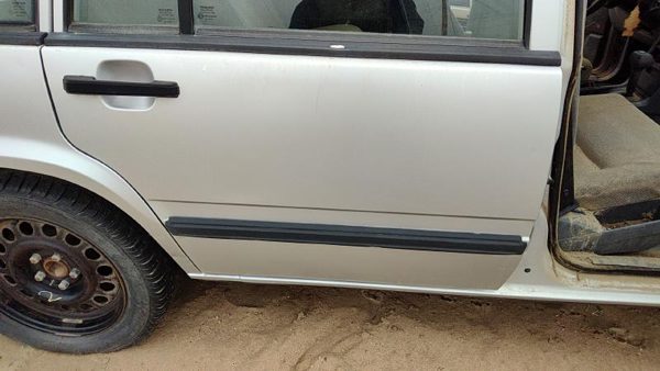 1991 Volvo 740 Rear Door RH Silver — photo 2