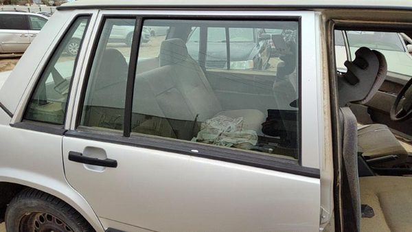 1991 Volvo 740 Rear Door RH Silver — photo 6