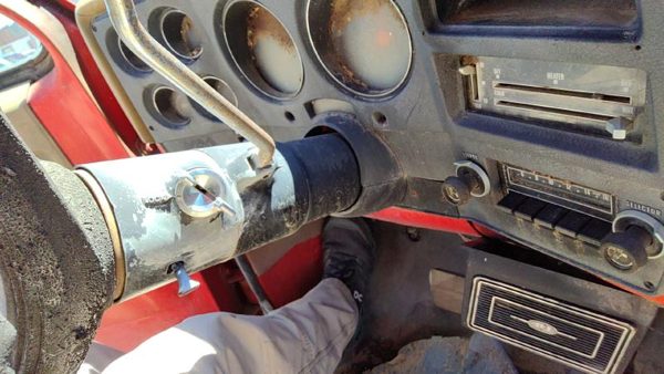 1973-1983 Chevy Silverado K10 Steering Column Without Key Oem 7815201 — photo 1